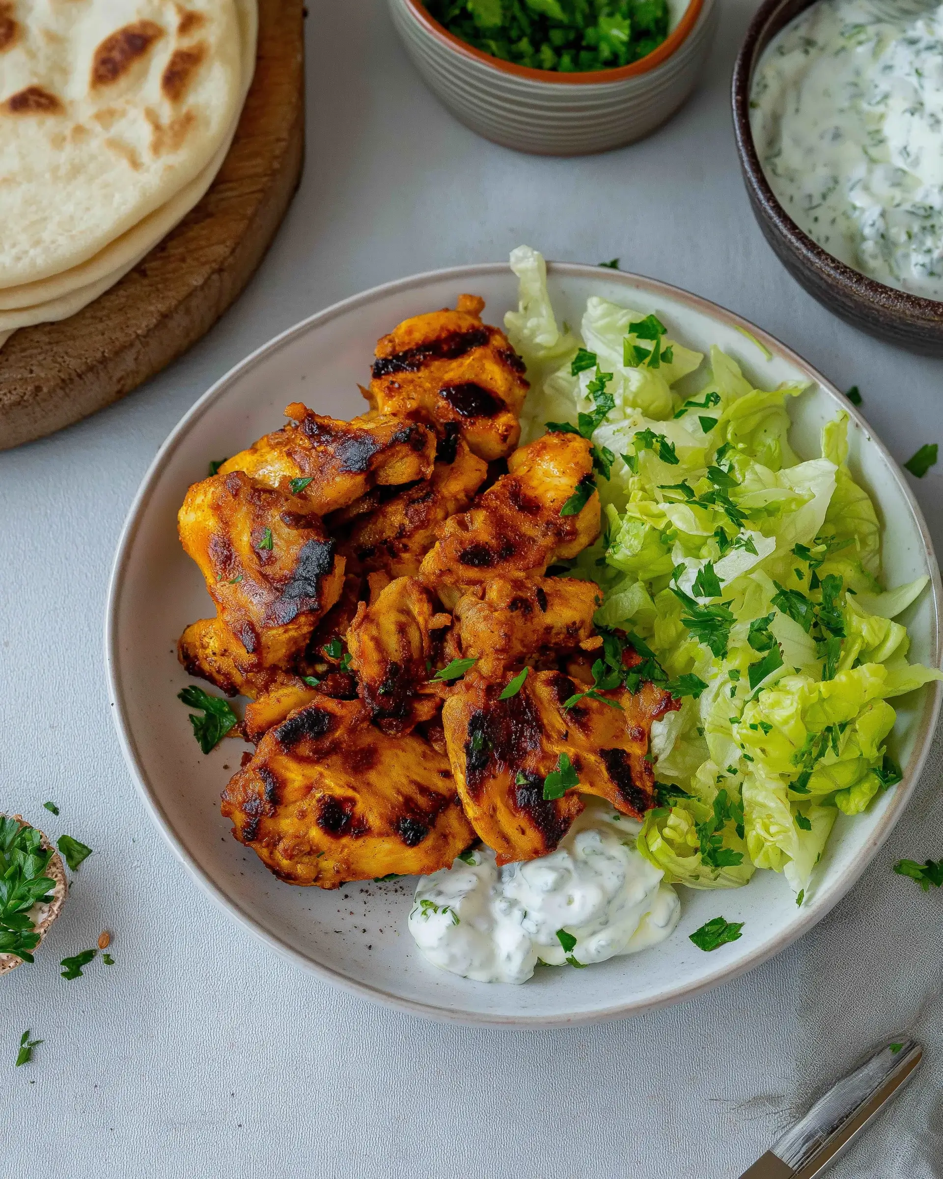Hähnchen Shawarma mit Joghurt-Dip: So gelingt es perfekt!