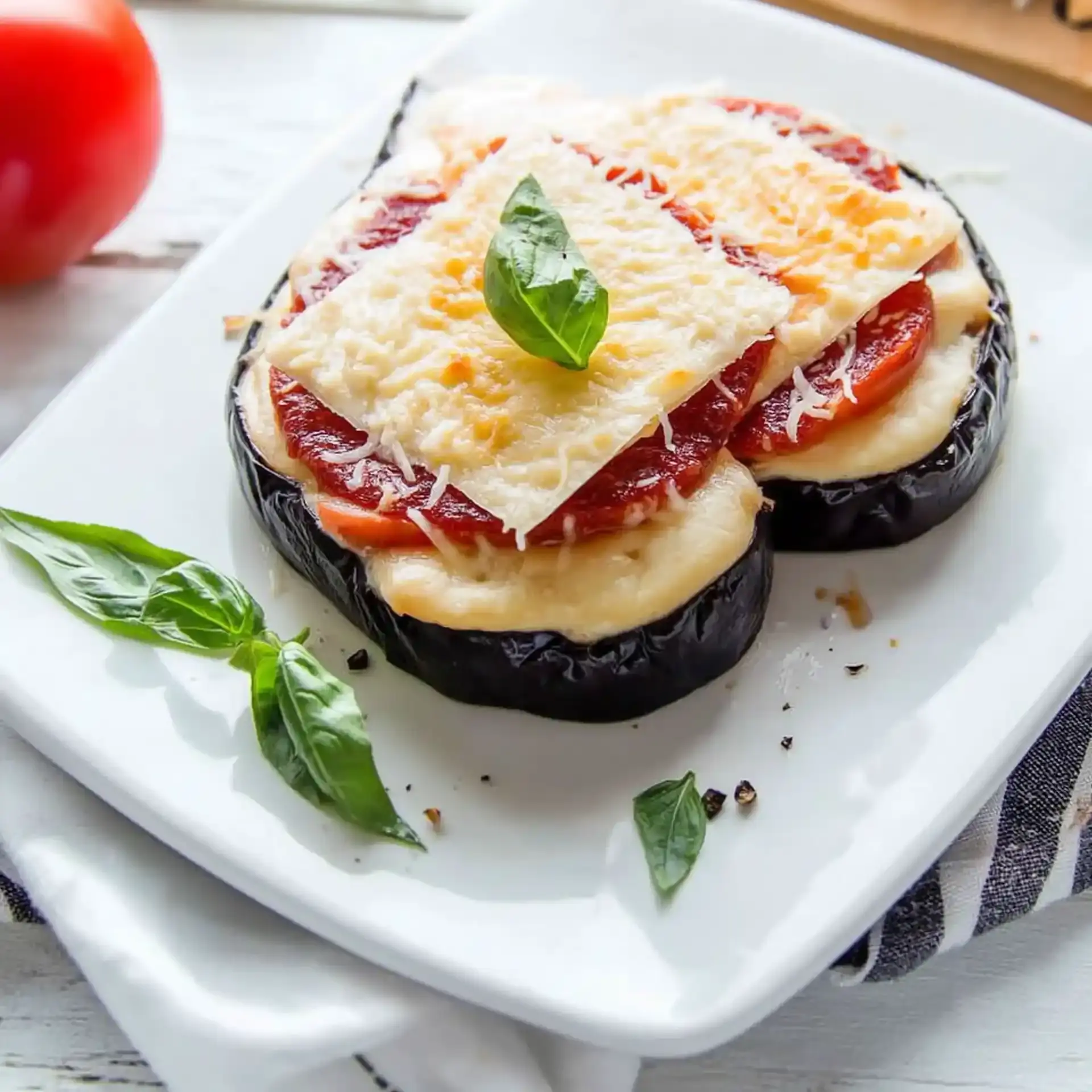 Auberginen-Parmesan-Stapel: Leckeres Rezept für Genuss!